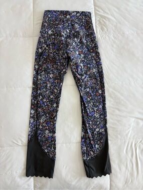 lululemon athletica Floral Print Leggings with scalloped hem